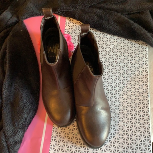 Wills of London make this beautiful boot. - Picture 7 of 8